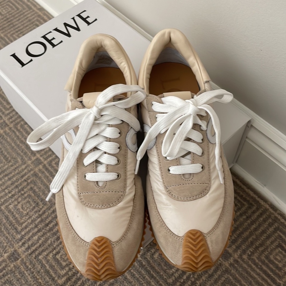 Loewe Padded Flow runner beige size 8